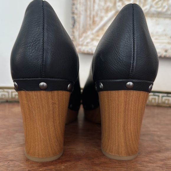 Arielle Wood Sole d'Orsay Pump - Picture 4 of 5